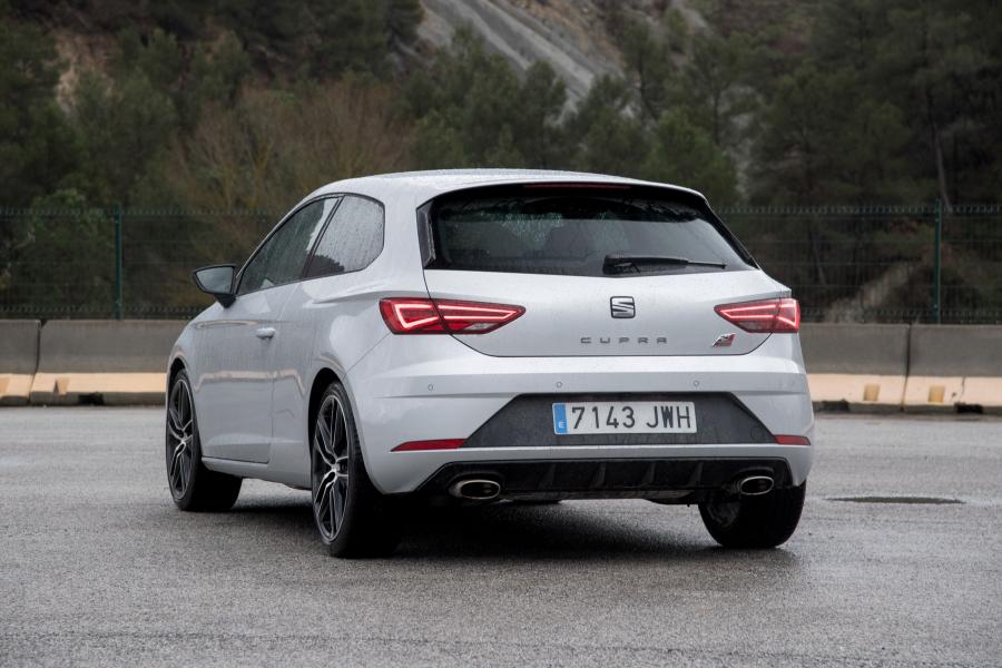  Seat Leon SC Cupra 300 2017 года  (WW) (фото 6 из 28)